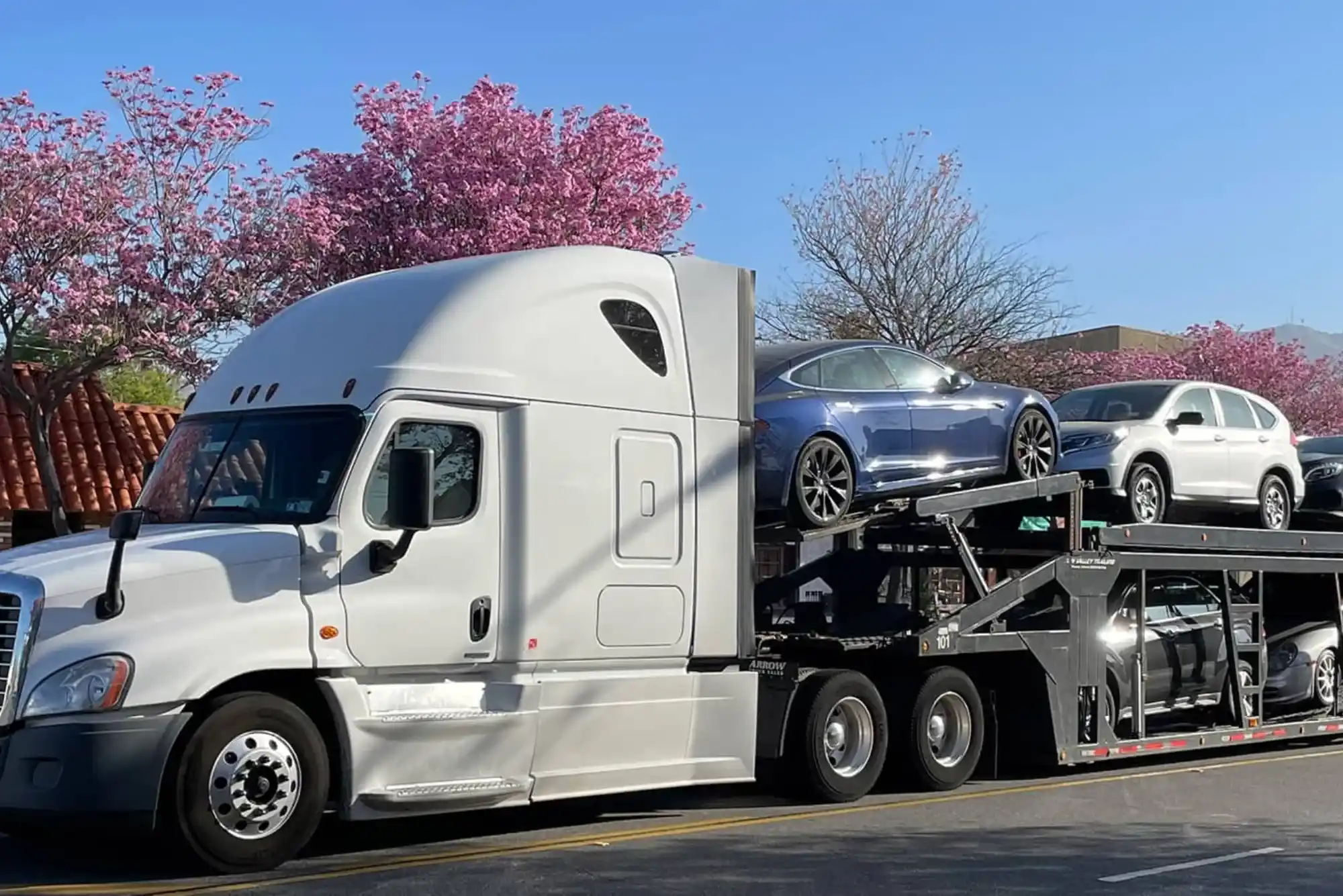 Why Choose A1 Auto Transport for Enclosed Car Shipping?