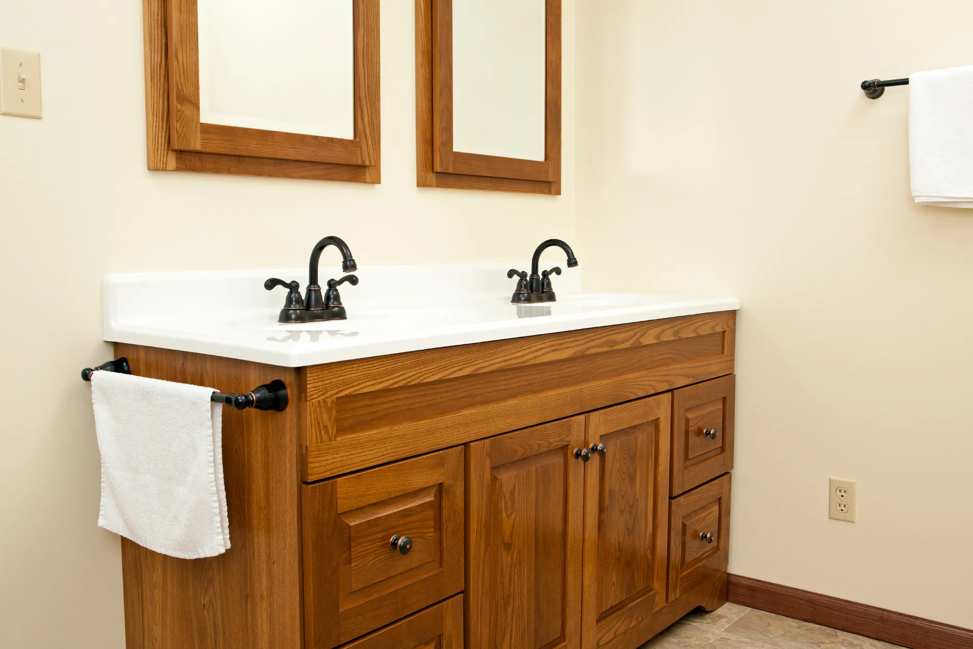 Transform Your Bathroom with the Perfect Spacious Vanity