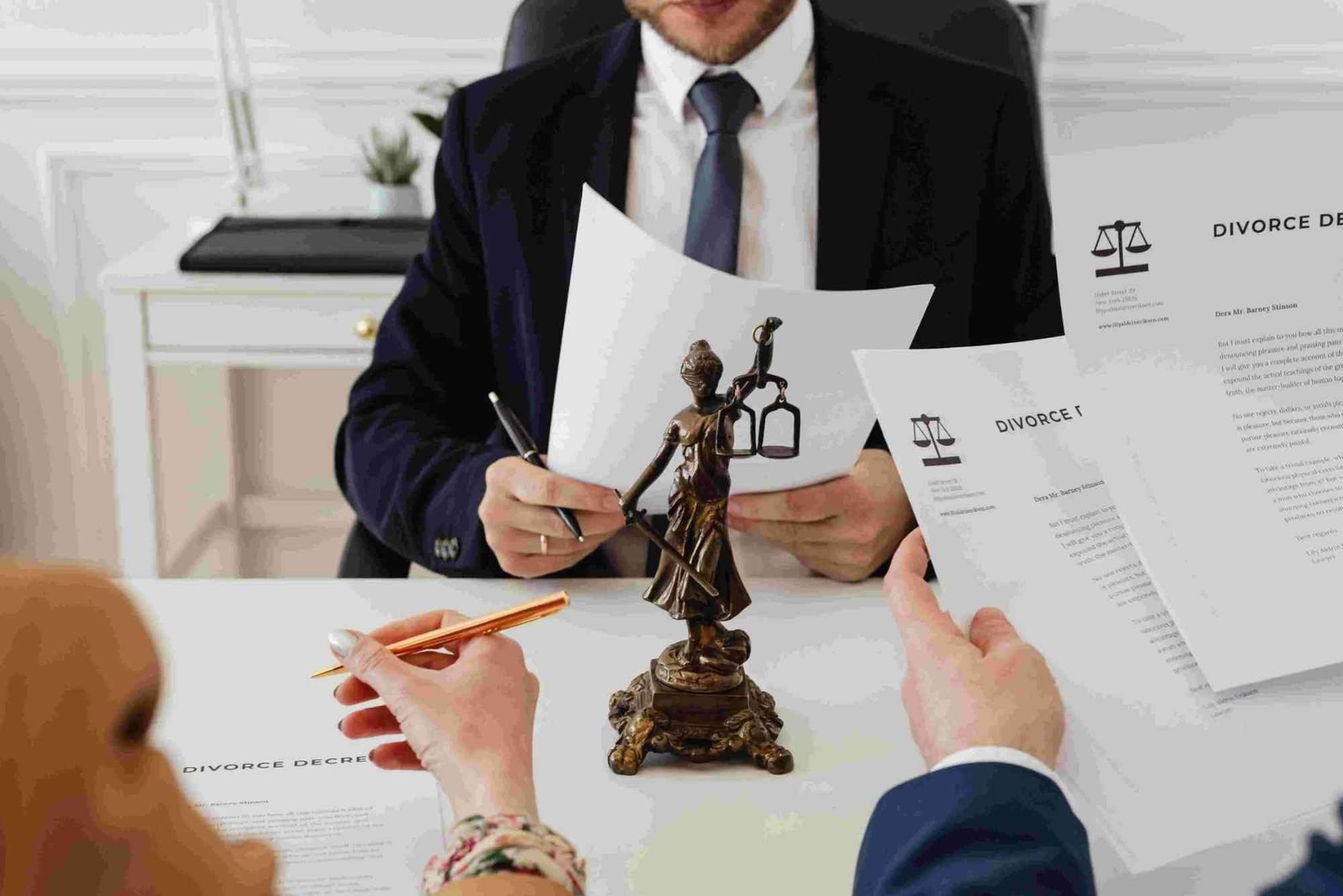Can Dubai Lawyers Assist with Resolving Unpaid Debts Through Debt Collection Dubai services?